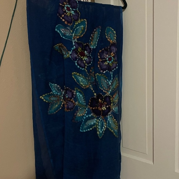 Signals Exclusive Floral Wool Sheer Accent Scarf Blanket - Picture 4 of 9